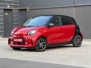 Smart Forfour 453 EQ 04/2022 красно-черный