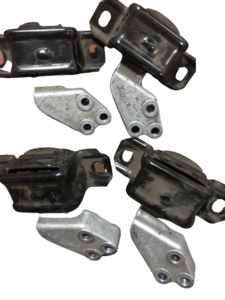 Подушка двигуна права Smart 451 б.у. 4512400317