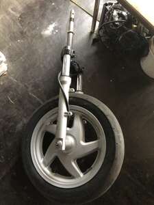 Вилка передняя с перьями для макси скутера Honda Forza