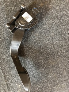 Сенсор педали Fiat 500E P68073429AB