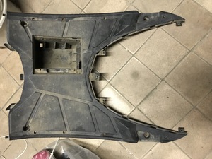 Пластик скутер пол для китайского скутера под акб