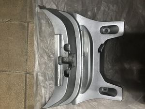 Перемычка пластик для скутера 46215-14G00 Suzuki Burgman 400