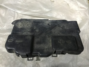 Крышка под АКБ