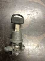 Боковой замок для скутера мопеда