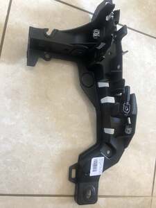 Держатель справа Smart 453 A4537510800 новая оригинал