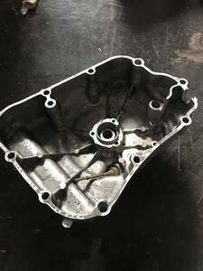 Крышка двигателя 4HC01