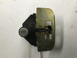 Замок багажника центральный задний Smart 450