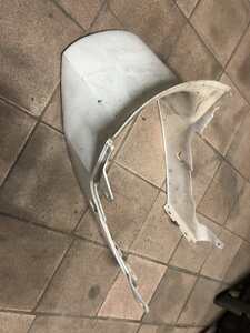 Пластик на скутер белый под сидения