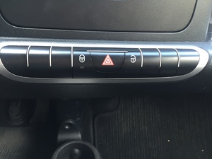 Панель консоль аварийка центральный замок Smart Fortwo 451 A4518209410