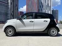Smart Forfour 453 Electric Drive 03/2018 черно-белый