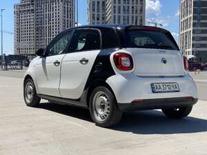 Smart Forfour 453 Electric Drive 03/2018 черно-белый