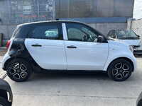 Smart Forfour 453 Electric Drive 02/2018 черно-белый