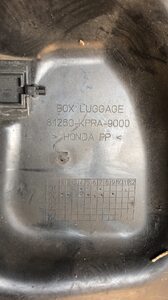 Унитаз бордачок под сидения Honda SH 125 81260-KPRA-9000