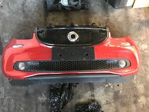 Передний бампер с решеткой в сборе Smart 453 Forfour новый