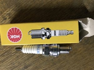 Свеча зажигания CR7HSA 4549