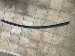 Smart door glass rubber seal
