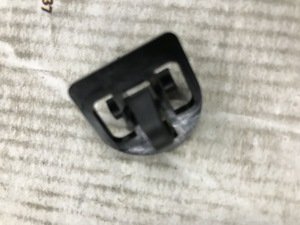 Holder fasteners front service grille Smart 450