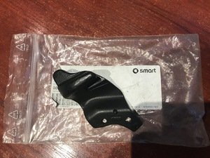 Rear roof fastener right original new Q0003901V009000000