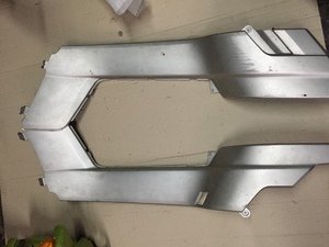 Нижний пластик лыжи пара Yamaha Versity 300 5SE-F1716