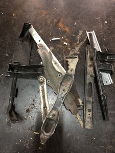 Крепления направляющие для скутера мото Япония