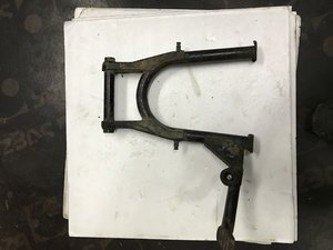 Центральная подножка скутер макси скутер