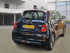 Fiat 500e high 3+1 08/2021 черный