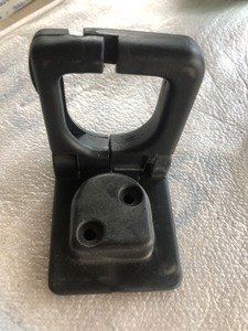 Крючок на скутер мото