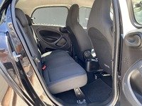 Smart Forfour 453 Electric Drive 03/2018 черно-белый