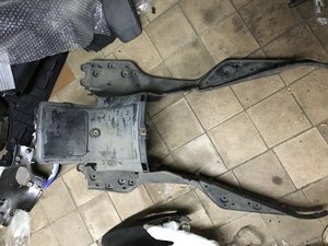 Floor polik for the Suzuki Burgman 48125-14FO scooter